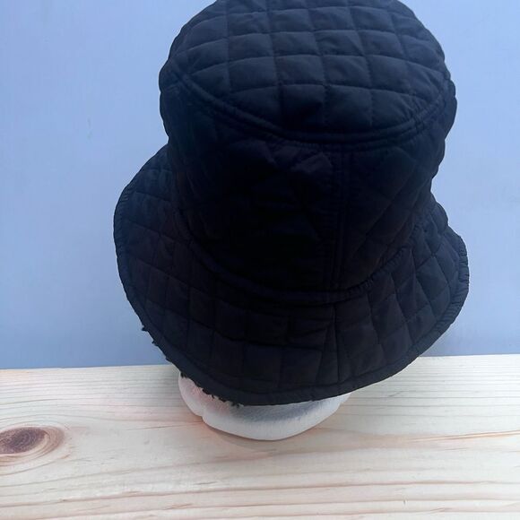 Britt's Knits Reversible Sherpa Bucket Hat - Picture 7 of 9